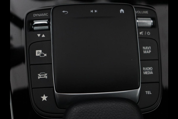 Mercedes-Benz A-Klasse 250e AMG Night | Carplay | Stoelverwarming | Camera | Half leder | Navigatie | Full LED | Climate control | Cruise control | Getint glas | PHEV | Plug In
