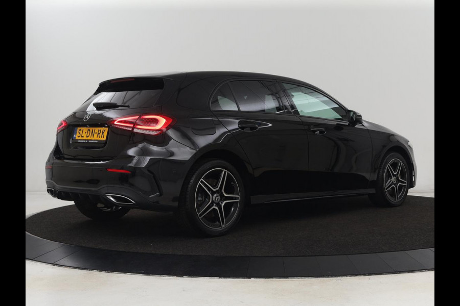 Mercedes-Benz A-Klasse 250e AMG Night | Carplay | Stoelverwarming | Camera | Half leder | Navigatie | Full LED | Climate control | Cruise control | Getint glas | PHEV | Plug In