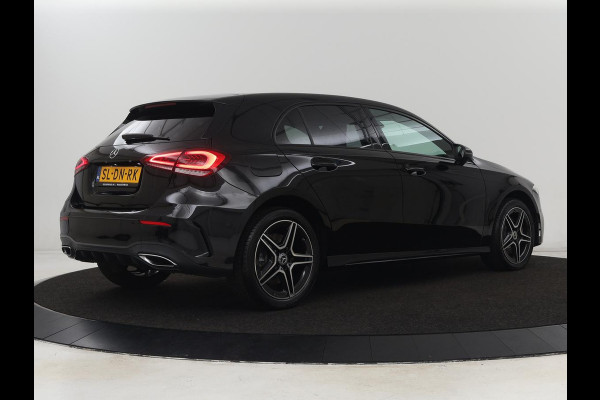 Mercedes-Benz A-Klasse 250e AMG Night | Carplay | Stoelverwarming | Camera | Half leder | Navigatie | Full LED | Climate control | Cruise control | Getint glas | PHEV | Plug In