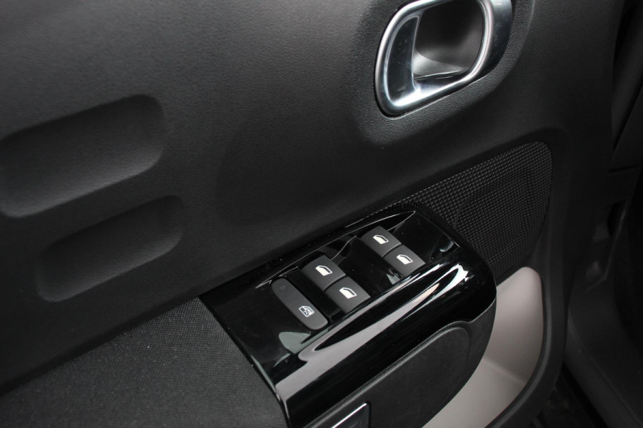 Citroën C3 1.2 PureTech 83pk Shine | Navigatie | Apple Carplay/Android Auto | Parkeersensor achter | Camera | Cruise Control | Stoelverwarming |Getinte ramen | Ledverlichting | Climate Control