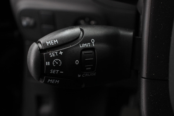 Citroën C3 1.2 PureTech 83pk Shine | Navigatie | Apple Carplay/Android Auto | Parkeersensor achter | Camera | Cruise Control | Stoelverwarming |Getinte ramen | Ledverlichting | Climate Control