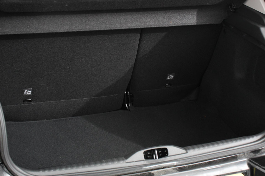 Citroën C3 1.2 PureTech 83pk Shine | Navigatie | Apple Carplay/Android Auto | Parkeersensor achter | Camera | Cruise Control | Stoelverwarming |Getinte ramen | Ledverlichting | Climate Control