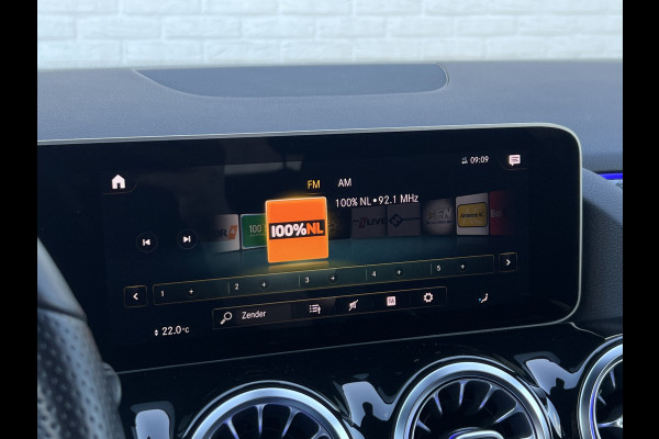 Mercedes-Benz B-Klasse 200 Business Solution AMG | Night | Camera | Sfeerverlichting | MBUX