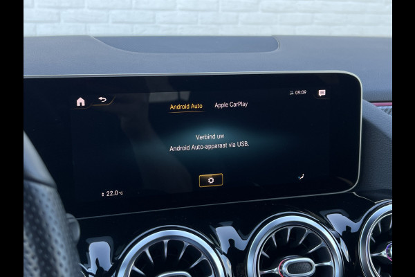 Mercedes-Benz B-Klasse 200 Business Solution AMG | Night | Camera | Sfeerverlichting | MBUX