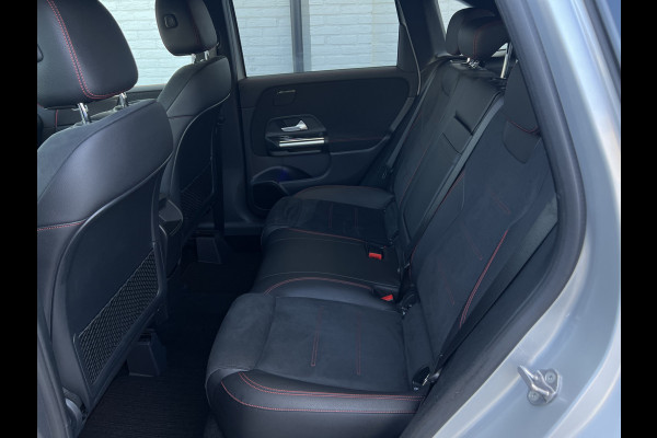Mercedes-Benz B-Klasse 200 Business Solution AMG | Night | Camera | Sfeerverlichting | MBUX