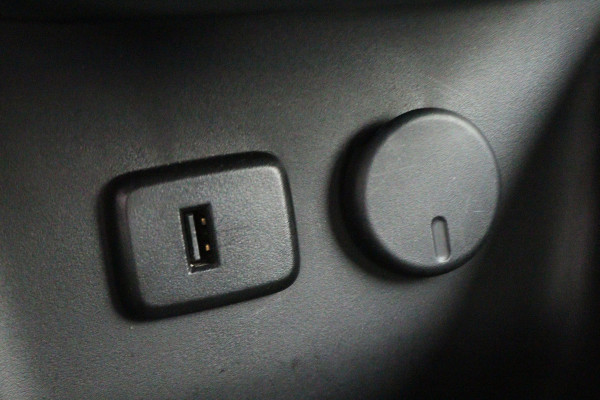 Opel ADAM 1.0 Turbo Jam Favourite Two-Tone, Airco, Cruise, Apple Carplay, Elektrische Ramen, 16''