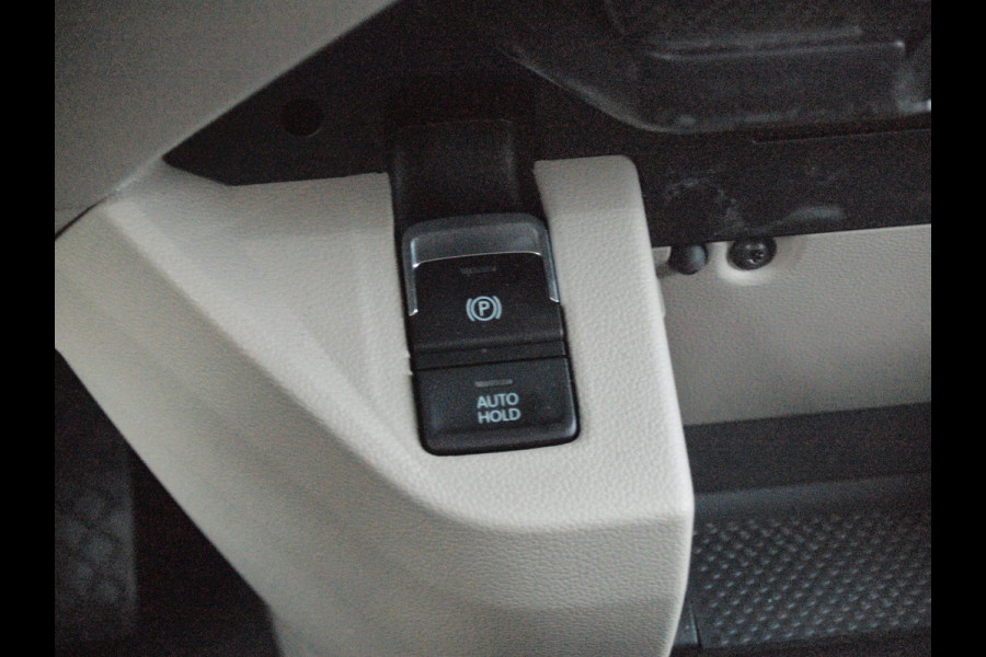 Volkswagen Multivan 1.4 eHybrid L2H1 Life | 7-persoons | Camera | Cruise Control | Apple Carplay | NL-Auto |