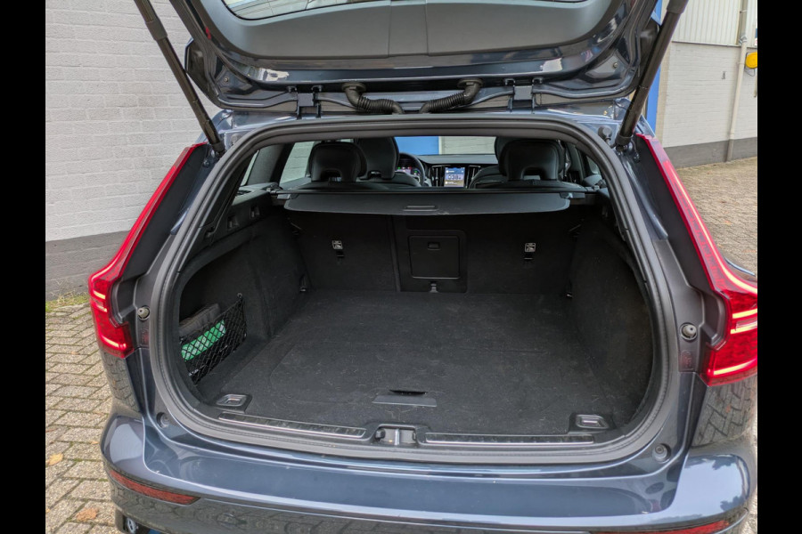 Volvo V60 2.0 T6 Plug-in hybrid AWD Plus Dark|Panodak|Pilot-Assist|BLIS|Memory|Long-Range|Denim Blue