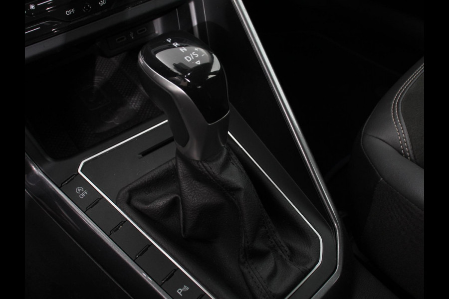 Volkswagen Polo 1.0 TSI Automaat Style Volkswagen Polo 1.0 TSI DSG Style | Navigatie | Climate Control | Adaptive Cruise Control | Camera | Lane Assist | LED Matrix | DAB | Parkeer sensoren | App Connect