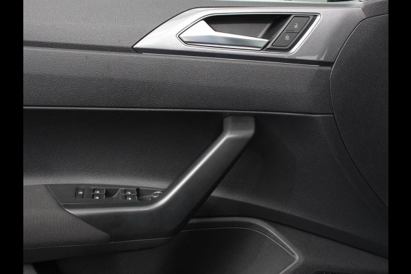 Volkswagen Polo 1.0 TSI Automaat Style Volkswagen Polo 1.0 TSI DSG Style | Navigatie | Climate Control | Adaptive Cruise Control | Camera | Lane Assist | LED Matrix | DAB | Parkeer sensoren | App Connect