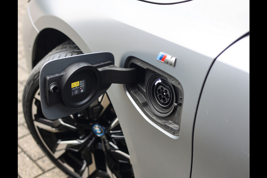 BMW 5 Serie Touring 530e Touring | M performance - Pano - Trekhaak