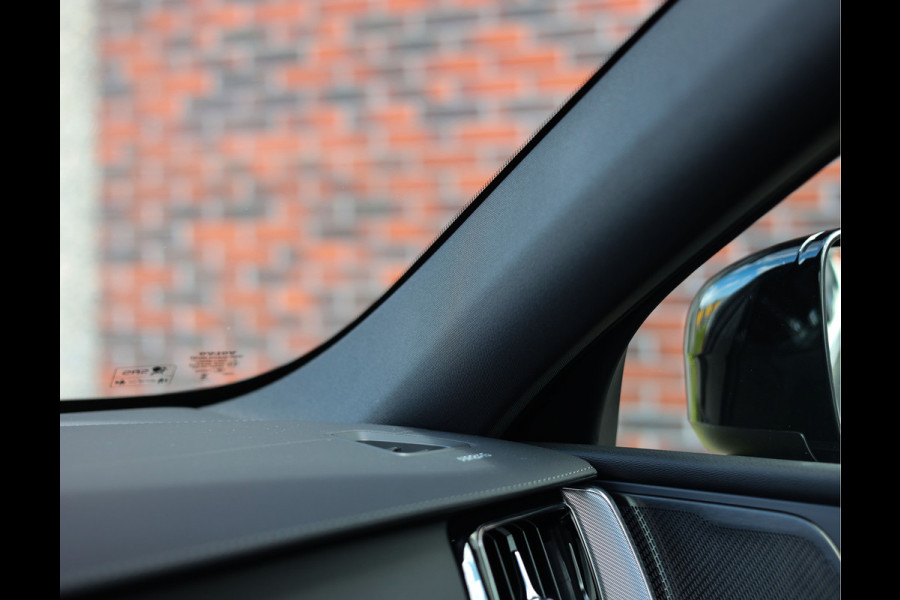 Volvo XC60 T6 AWD Ultra Black Edition | Trekhaak - Head Up - Direct leverbaar