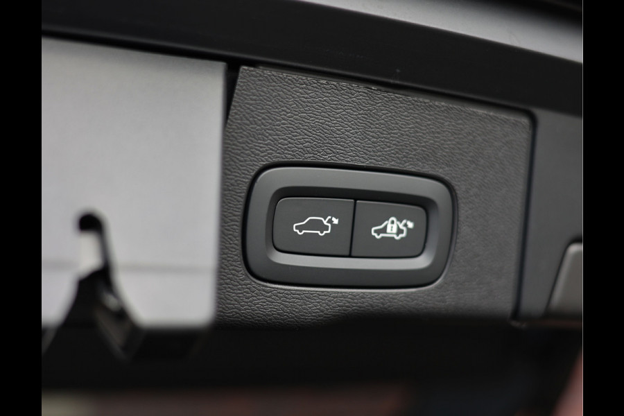 Volvo XC60 T6 AWD Ultra Black Edition | Trekhaak - Head Up - Direct leverbaar