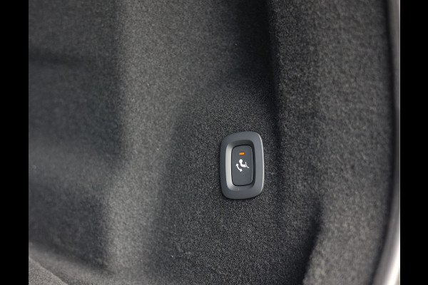 Volvo XC60 T6 AWD Ultra Black Edition | Trekhaak - Head Up - Direct leverbaar