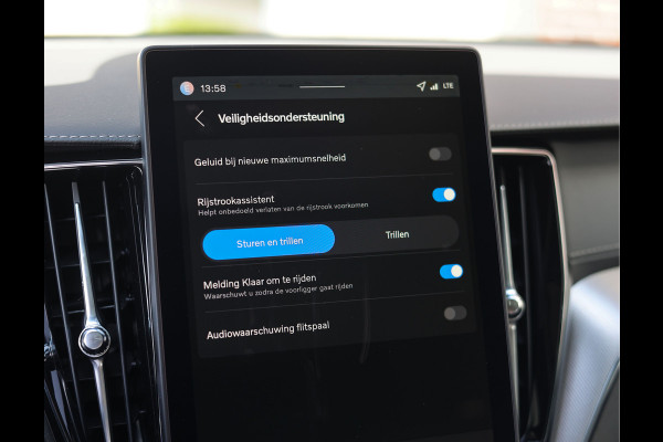 Volvo XC60 T6 AWD Ultra Black Edition | Trekhaak - Head Up - Direct leverbaar