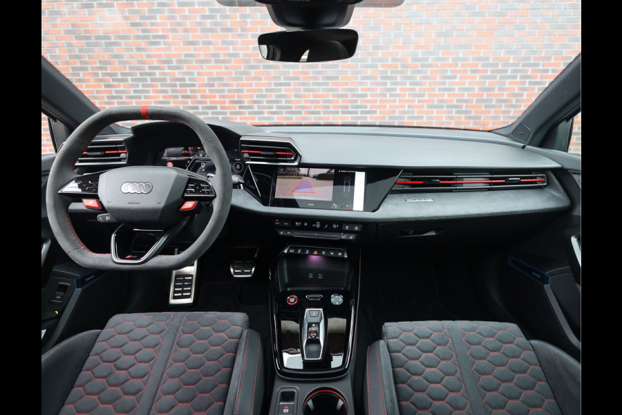 Audi RS3 Sportback 2.5 TFSI quattro | Krijt - Pano - Sonos