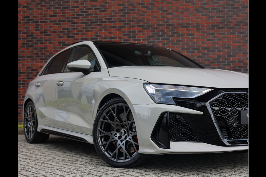 Audi RS3 Sportback 2.5 TFSI quattro | Krijt - Pano - Sonos