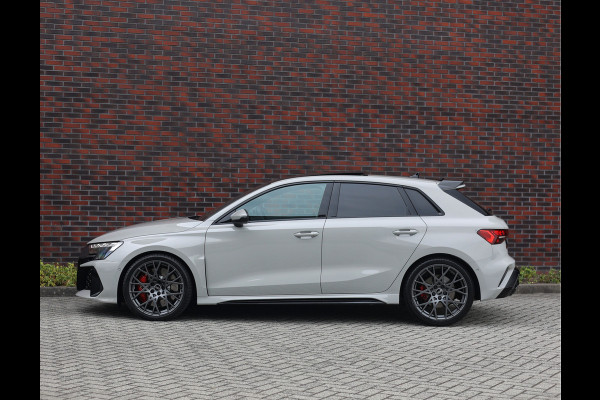 Audi RS3 Sportback 2.5 TFSI quattro | Krijt - Pano - Sonos