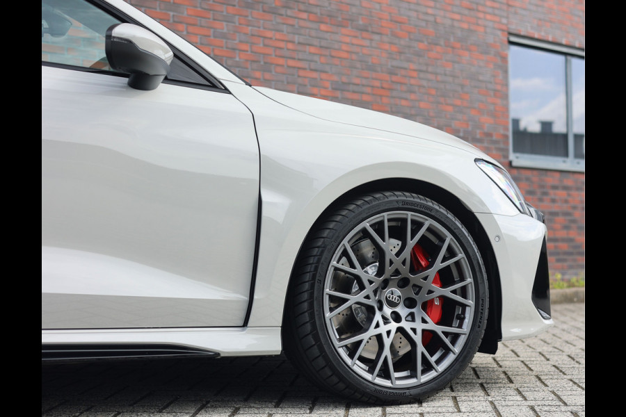 Audi RS3 Sportback 2.5 TFSI quattro | Krijt - Pano - Sonos