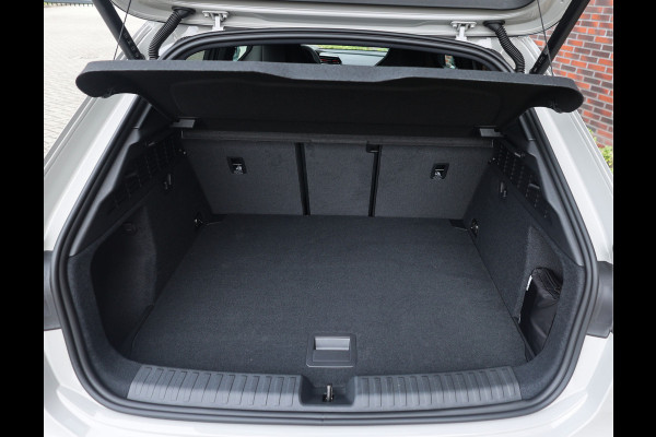 Audi RS3 Sportback 2.5 TFSI quattro | Krijt - Pano - Sonos