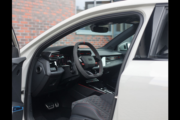 Audi RS3 Sportback 2.5 TFSI quattro | Krijt - Pano - Sonos