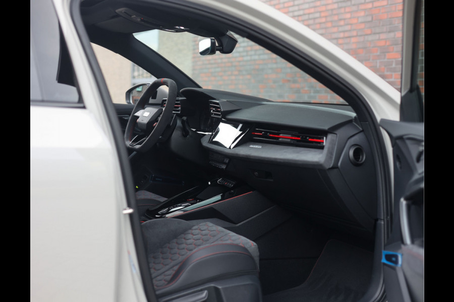 Audi RS3 Sportback 2.5 TFSI quattro | Krijt - Pano - Sonos