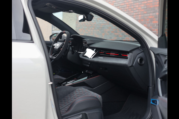 Audi RS3 Sportback 2.5 TFSI quattro | Krijt - Pano - Sonos