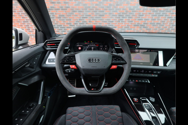 Audi RS3 Sportback 2.5 TFSI quattro | Krijt - Pano - Sonos