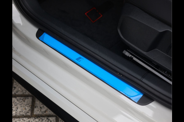 Audi RS3 Sportback 2.5 TFSI quattro | Krijt - Pano - Sonos