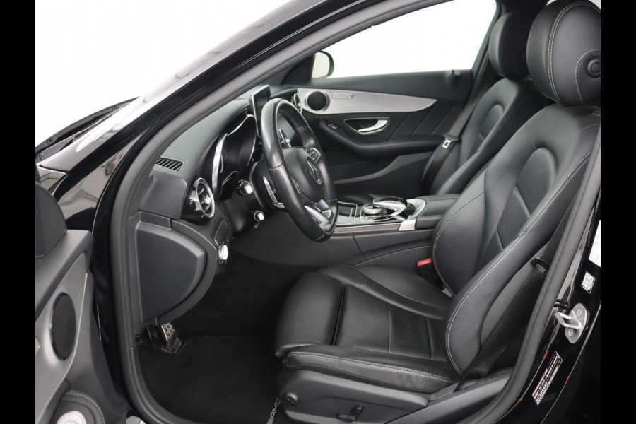 Mercedes-Benz C-Klasse 200 AMG Night | Leder | Stoelverwarming | Full LED | Park Assist | Navigatie | Climate control | Cruise control | Bluetooth