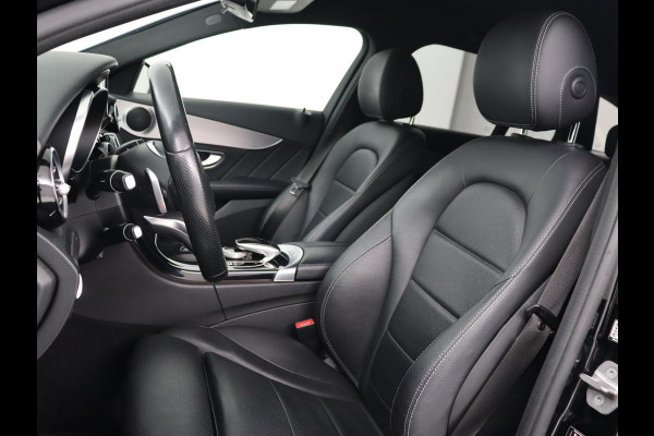 Mercedes-Benz C-Klasse 200 AMG Night | Leder | Stoelverwarming | Full LED | Park Assist | Navigatie | Climate control | Cruise control | Bluetooth
