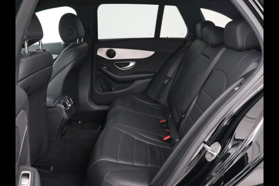 Mercedes-Benz C-Klasse 200 AMG Night | Leder | Stoelverwarming | Full LED | Park Assist | Navigatie | Climate control | Cruise control | Bluetooth