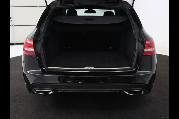 Mercedes-Benz C-Klasse 200 AMG Night | Leder | Stoelverwarming | Full LED | Park Assist | Navigatie | Climate control | Cruise control | Bluetooth