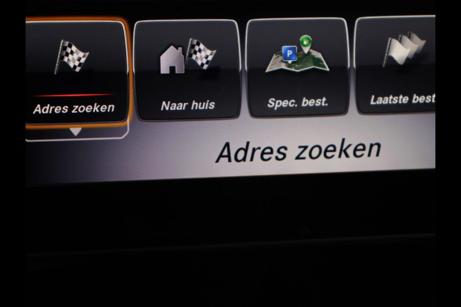 Mercedes-Benz C-Klasse 200 AMG Night | Leder | Stoelverwarming | Full LED | Park Assist | Navigatie | Climate control | Cruise control | Bluetooth