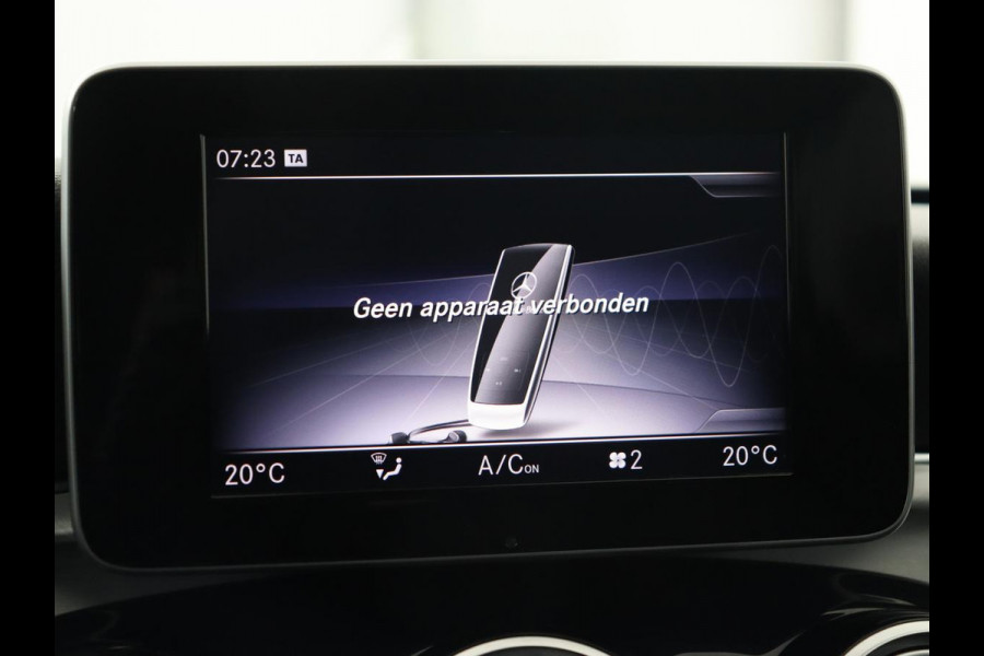 Mercedes-Benz C-Klasse 200 AMG Night | Leder | Stoelverwarming | Full LED | Park Assist | Navigatie | Climate control | Cruise control | Bluetooth