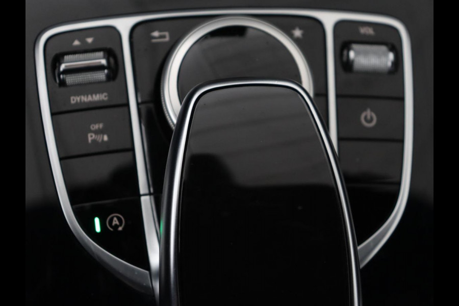 Mercedes-Benz C-Klasse 200 AMG Night | Leder | Stoelverwarming | Full LED | Park Assist | Navigatie | Climate control | Cruise control | Bluetooth