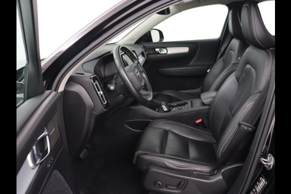 Volvo XC40 2.0 T4 Inscription | Trekhaak | Leder | Stoelverwarming | Camera | Harman/Kardon | Carplay | Achterbankverwarming | Navigatie | BLIS | Verwarmde voorruit | Cruise control