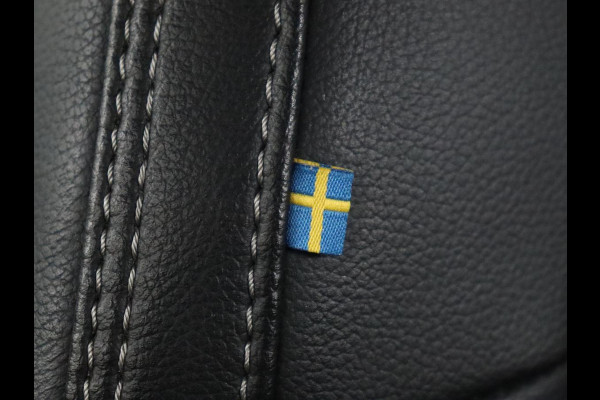 Volvo XC40 2.0 T4 Inscription | Trekhaak | Leder | Stoelverwarming | Camera | Harman/Kardon | Carplay | Achterbankverwarming | Navigatie | BLIS | Verwarmde voorruit | Cruise control