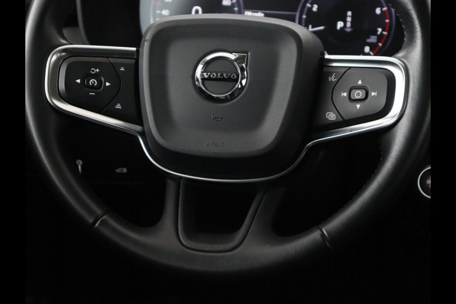 Volvo XC40 2.0 T4 Inscription | Trekhaak | Leder | Stoelverwarming | Camera | Harman/Kardon | Carplay | Achterbankverwarming | Navigatie | BLIS | Verwarmde voorruit | Cruise control