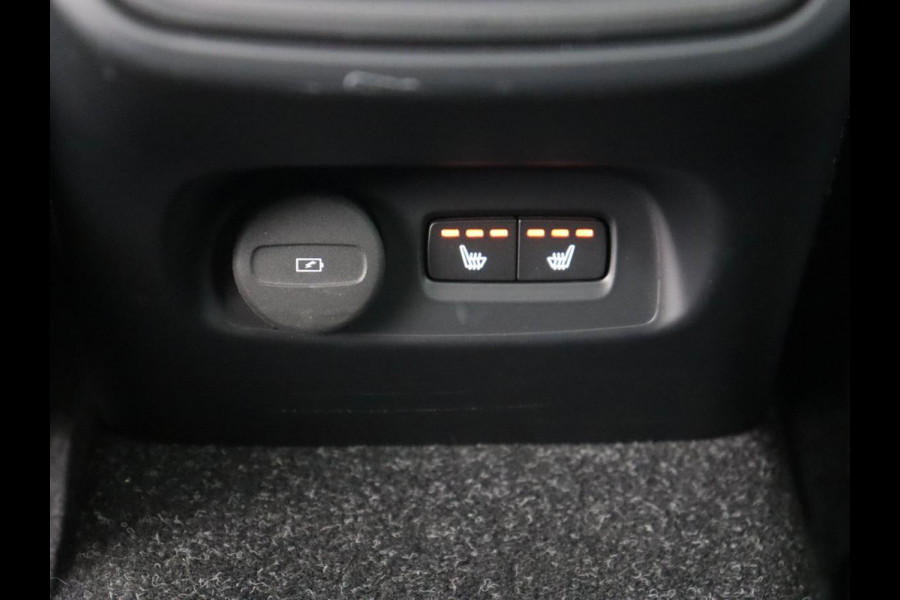 Volvo XC40 2.0 T4 Inscription | Trekhaak | Leder | Stoelverwarming | Camera | Harman/Kardon | Carplay | Achterbankverwarming | Navigatie | BLIS | Verwarmde voorruit | Cruise control