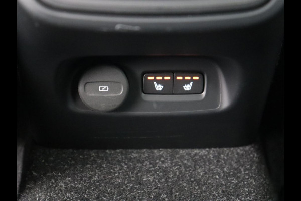 Volvo XC40 2.0 T4 Inscription | Trekhaak | Leder | Stoelverwarming | Camera | Harman/Kardon | Carplay | Achterbankverwarming | Navigatie | BLIS | Verwarmde voorruit | Cruise control