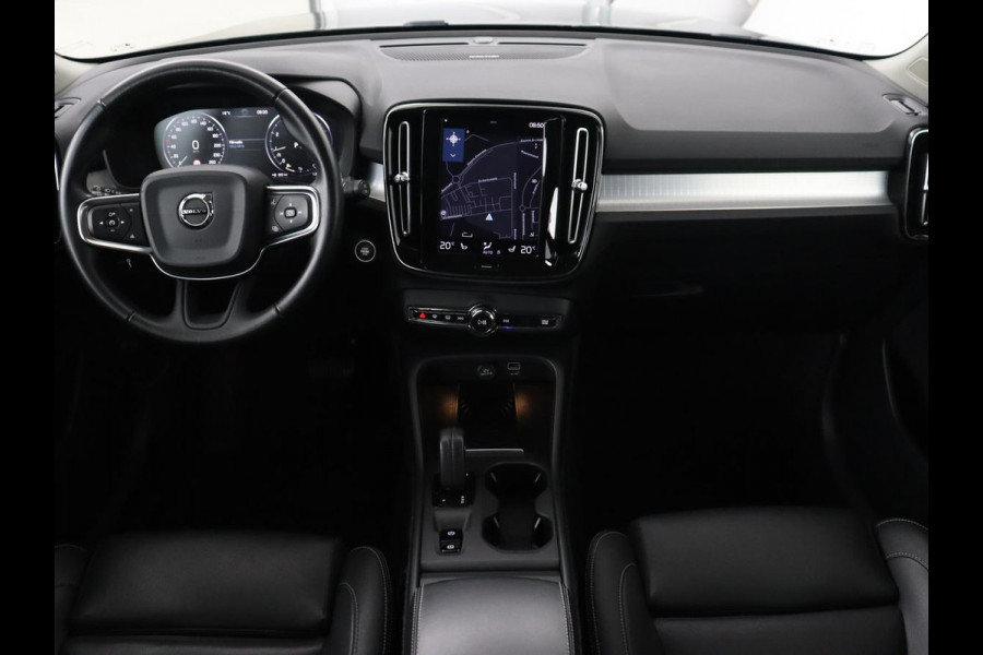 Volvo XC40 2.0 T4 Inscription | Trekhaak | Leder | Stoelverwarming | Camera | Harman/Kardon | Carplay | Achterbankverwarming | Navigatie | BLIS | Verwarmde voorruit | Cruise control