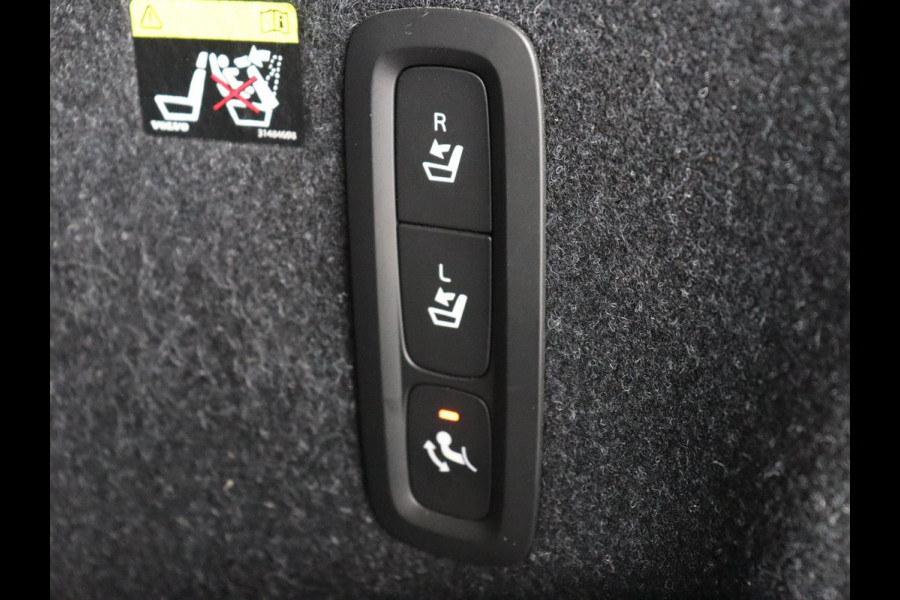 Volvo XC40 2.0 T4 Inscription | Trekhaak | Leder | Stoelverwarming | Camera | Harman/Kardon | Carplay | Achterbankverwarming | Navigatie | BLIS | Verwarmde voorruit | Cruise control