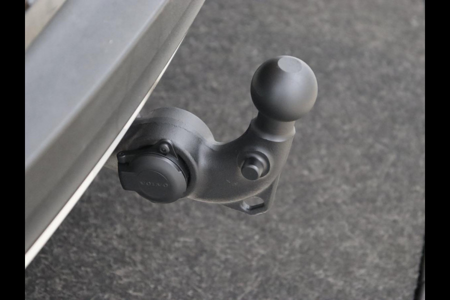 Volvo XC40 2.0 T4 Inscription | Trekhaak | Leder | Stoelverwarming | Camera | Harman/Kardon | Carplay | Achterbankverwarming | Navigatie | BLIS | Verwarmde voorruit | Cruise control