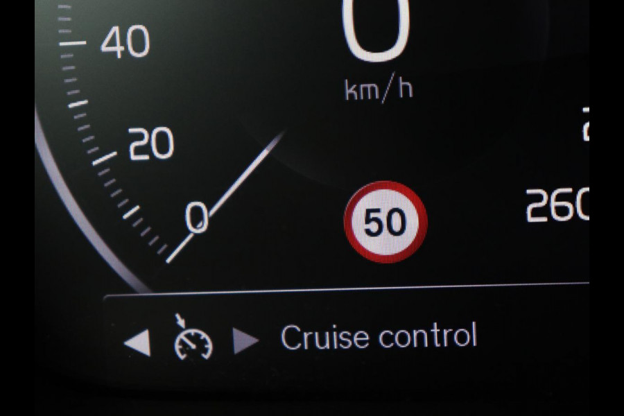 Volvo XC40 2.0 T4 Inscription | Trekhaak | Leder | Stoelverwarming | Camera | Harman/Kardon | Carplay | Achterbankverwarming | Navigatie | BLIS | Verwarmde voorruit | Cruise control