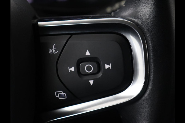 Volvo XC40 2.0 T4 Inscription | Trekhaak | Leder | Stoelverwarming | Camera | Harman/Kardon | Carplay | Achterbankverwarming | Navigatie | BLIS | Verwarmde voorruit | Cruise control