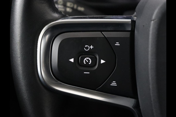 Volvo XC40 2.0 T4 Inscription | Trekhaak | Leder | Stoelverwarming | Camera | Harman/Kardon | Carplay | Achterbankverwarming | Navigatie | BLIS | Verwarmde voorruit | Cruise control