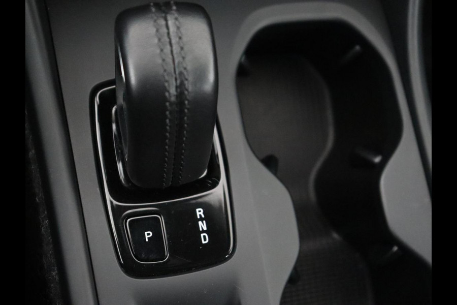 Volvo XC40 2.0 T4 Inscription | Trekhaak | Leder | Stoelverwarming | Camera | Harman/Kardon | Carplay | Achterbankverwarming | Navigatie | BLIS | Verwarmde voorruit | Cruise control