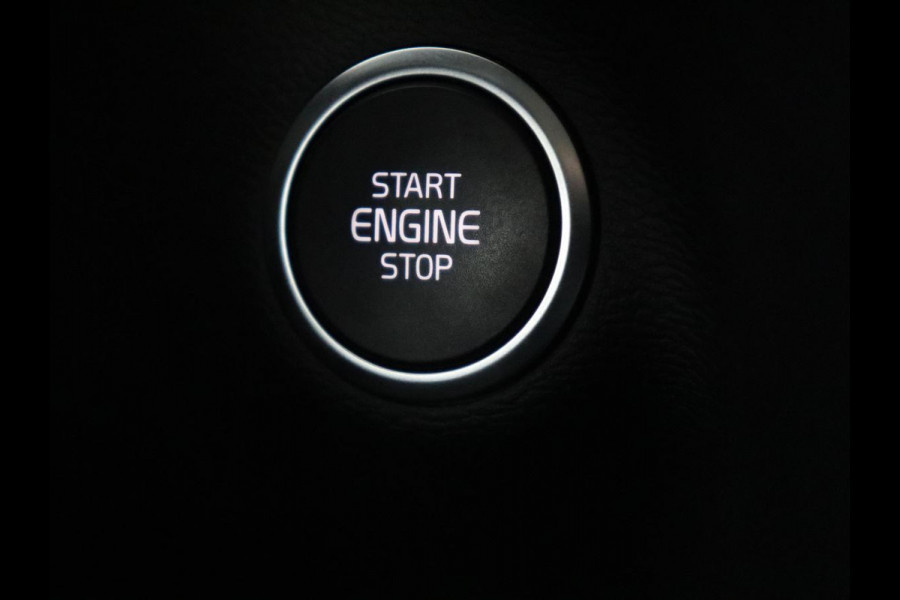 Volvo XC40 2.0 T4 Inscription | Trekhaak | Leder | Stoelverwarming | Camera | Harman/Kardon | Carplay | Achterbankverwarming | Navigatie | BLIS | Verwarmde voorruit | Cruise control