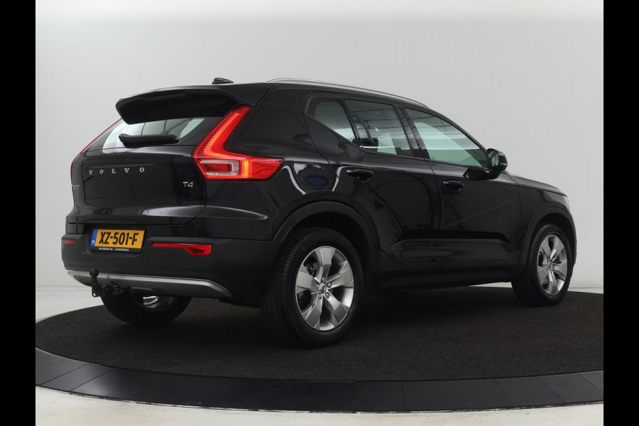 Volvo XC40 2.0 T4 Inscription | Trekhaak | Leder | Stoelverwarming | Camera | Harman/Kardon | Carplay | Achterbankverwarming | Navigatie | BLIS | Verwarmde voorruit | Cruise control